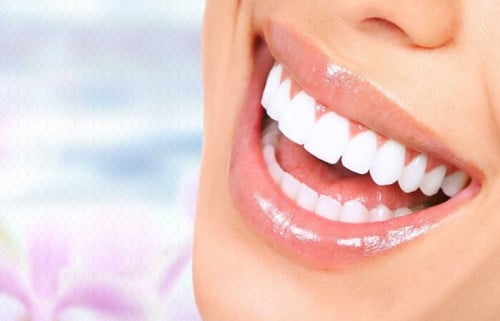 حقن بوتكس الابتسامة اللثوية