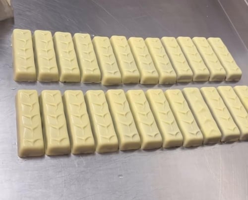 قالب شوكلاته م تويكس ستطيل