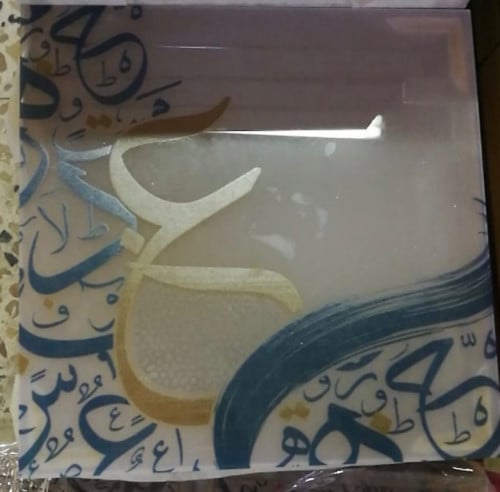 علب اكريلك بغطاء