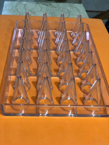 قالب شوكلاته اكريلك هرم