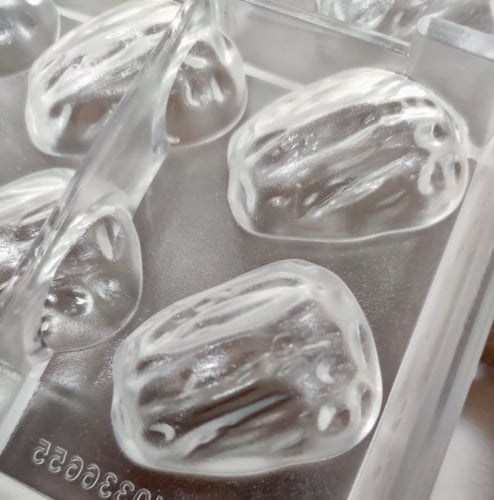 قالب شوكلاته تمر