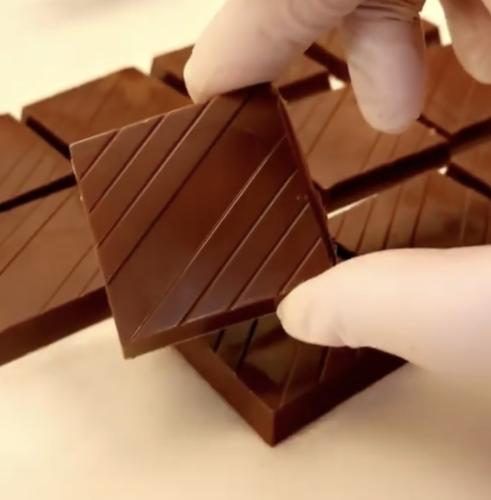 قالب شوكلاته ويفر