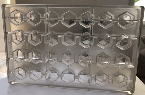 قالب شوكلاته مدور سداسي