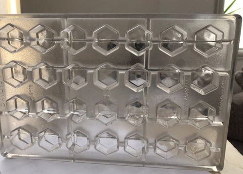 قالب شوكلاته مدور سداسي