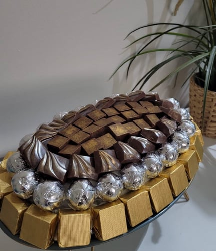 ورق تغليف شوكلاته ذهبي