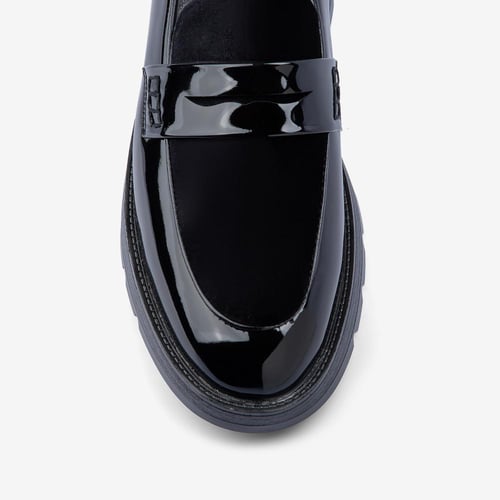 حذاء لوفر أسود جلد لامع ومخمل