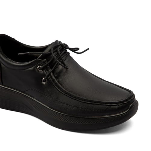 حذاء كاجوال برازيلي باللون الاسود