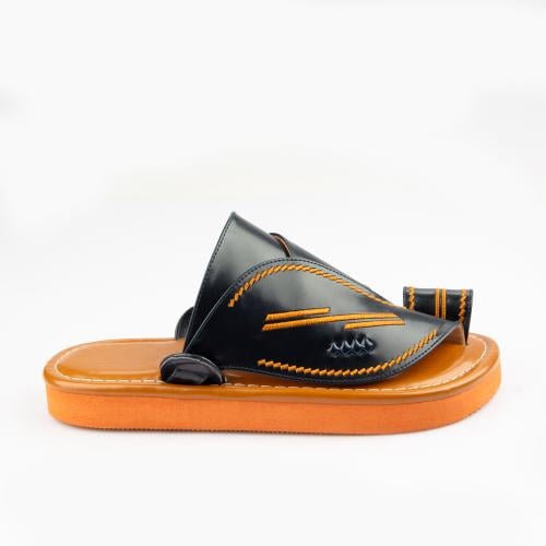 حذاء شرقي أسود بأصبع وتطريزات انيقة