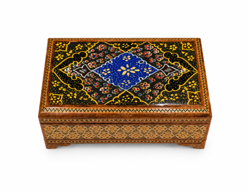 علبة تراثية كبيرة