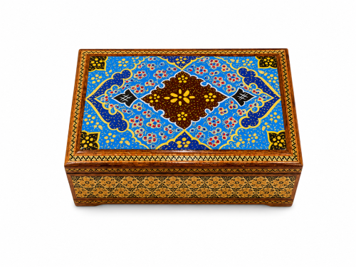 علبة برسوم تراثية كبيرة