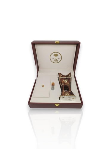 صندوق جلد ايطالي مع مبخرة حائلية