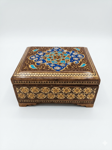 علبة مزخرفة صغيرة