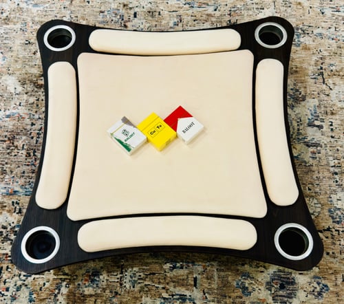 طاولة البلوت الارضيه باللون كريمي