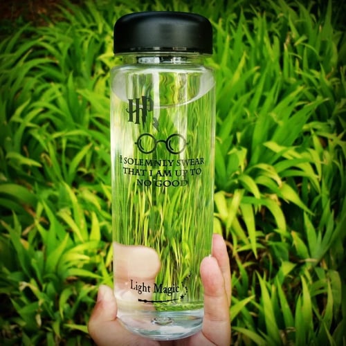 علبة بشعار هاري بوتر