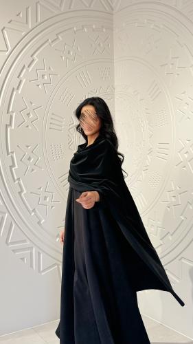 عباية شتوية شمواه نص كلوش مع شال جلد اسود