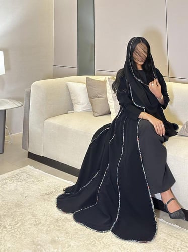 عباية كلوش كريب الرياض. مع قيطان شك