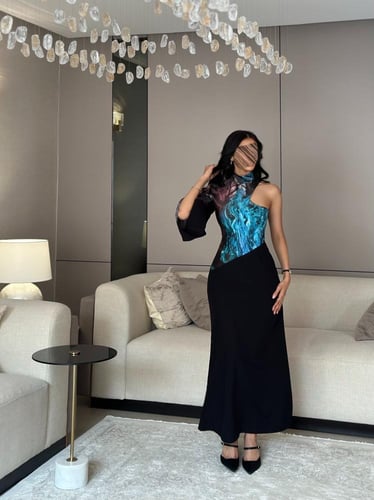 فستان كريب اسودّ مع حرير مموج