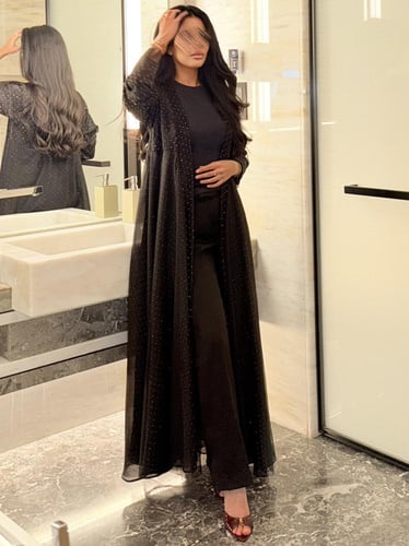 عباية كلوش اورجنزا مزينة بالحجر الفضي مع طبقة من ا...