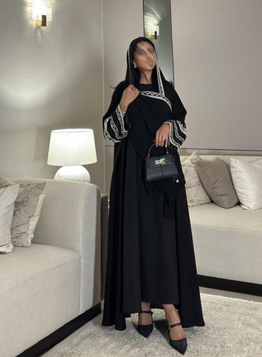 عباية كريب إنترنت مع كلفة على الكم والطرحة تطريز و...