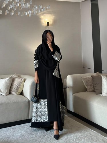 عباية كريب الرياض مع كلفة لينن هندي ابيضّ شك القصة...