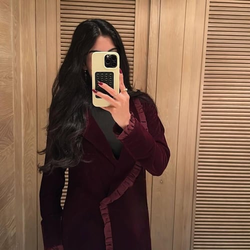 عباية مخمل عنابي مع كلفة شيفون مكسر