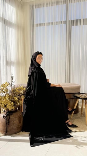 عباية شتوية شمواه نص كلوش مع شال جلد اسود