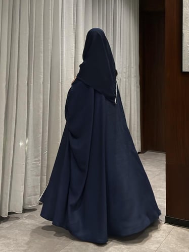 عباية نص بشت لنن بحريني كحلي مع كلفة تطريز