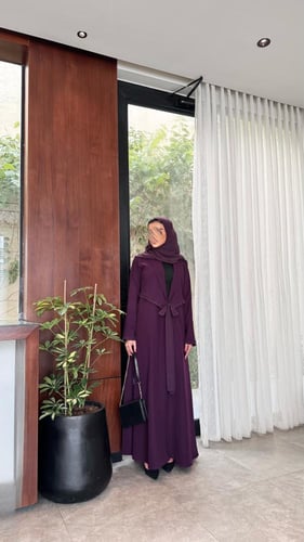 عباية سيراميك أندونيسي بنفسجي مع سديري مزين بالكسر...