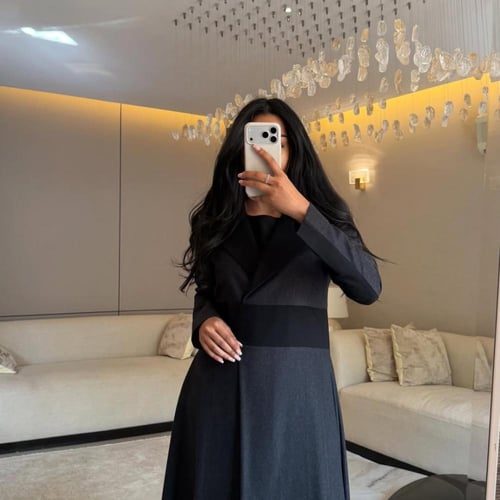 عباية جوخ رمادي مع اسود كلوش