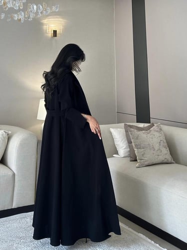 عباية كلوش كريب الرياض اسود