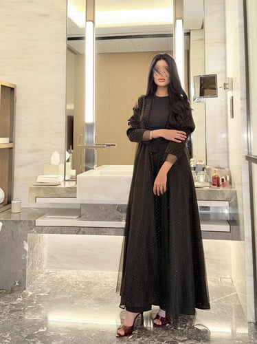 عباية كلوش اورجنزا مزينة بالحجر الفضي مع طبقة من ا...