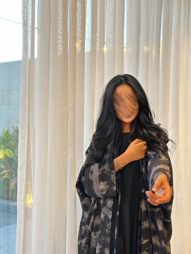 عباية نص بشت كريب جاكار مشجر اسود ورمادي