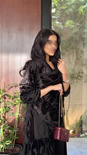 عباية شيفون هندي مشجر بالزخارف بالمخمل مبطنه لون ا...