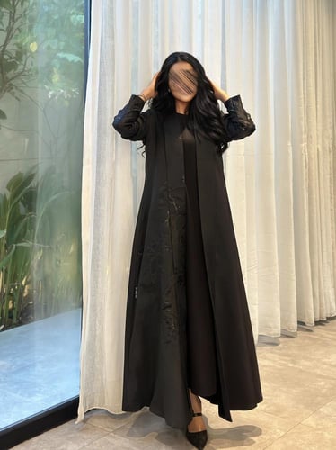 عباية تفته مع اورجنزا مشغول في الجنب والأكمام