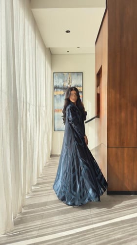 عباية شيفون هندي مشجر بالمخمل مبطنه لون بترولي