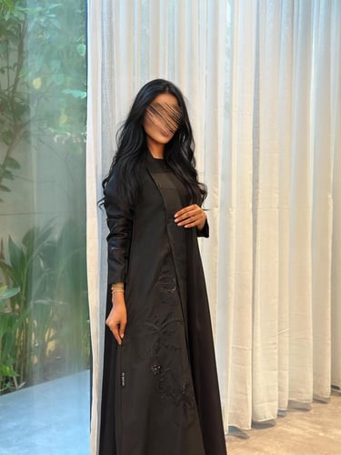 عباية تفته مع اورجنزا مشغول في الجنب والأكمام