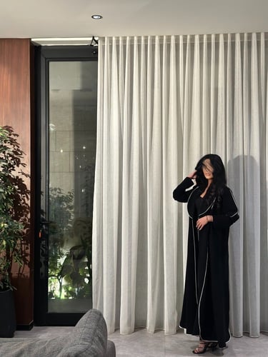 عباية كلوش كريب مع قيطان ابيض