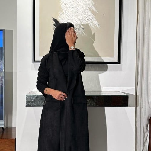 عباية شتوية اسود شمواه قصة عادية مع طرحة اسود