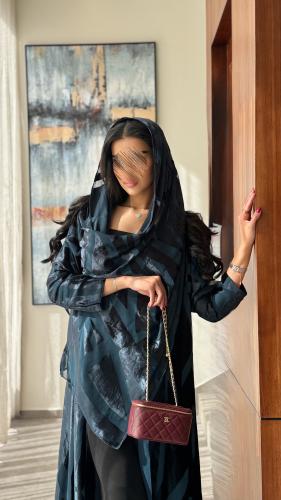 عباية شيفون هندي مشجر بالمخمل مبطنه لون بترولي