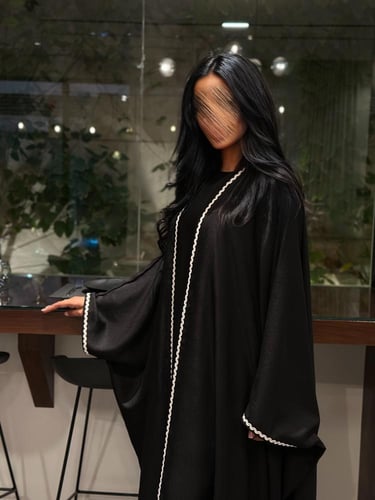 عباية نص بشت لنن بحريني اسود مع كلفة تطريز