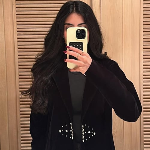 عباية مخمل على شمواه اسود مع كريستال سواروفسكي