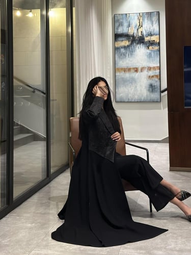 عباية كريب مع سديري جاكار مشجر من جانب واحد نص كلو...