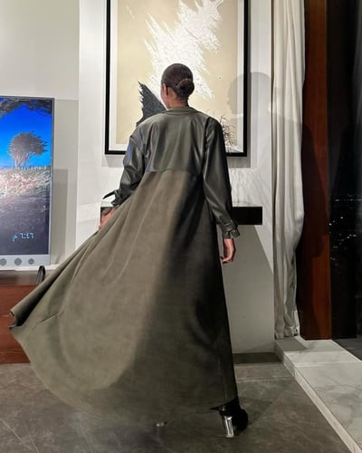 عبايةشتوية نص كلوش شمواة زيتي مع جلد زيتي+ طرحة زي...