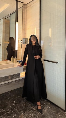 بليزر كريب كوبا مع كلفة دانتيل في الياقة والكم