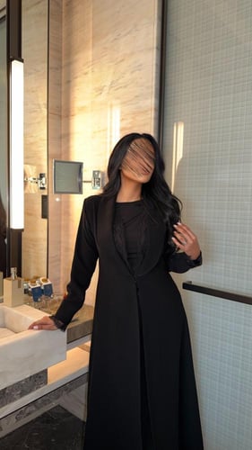 بليزر كريب كوبا مع كلفة دانتيل في الياقة والكم