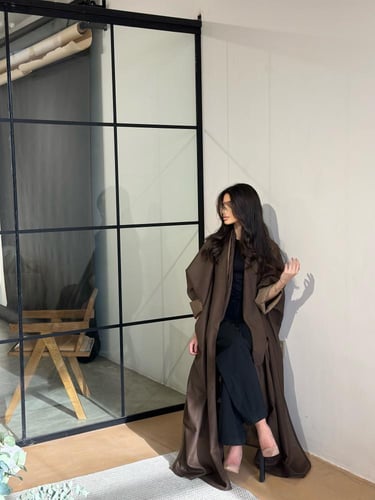 عباية لنن هندي نص بشت بني مع كم بيج