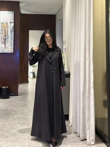 عباية بليزر اسود كريب تايواني نص كلوش