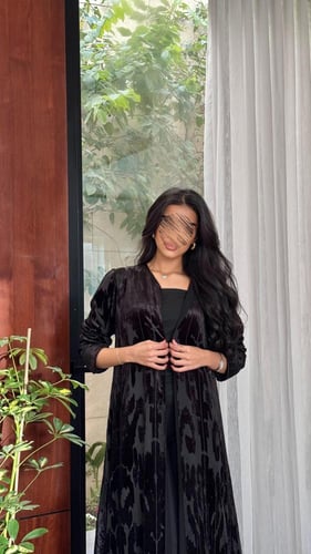 عباية شيفون هندي مشجر بالزخارف بالمخمل مبطنه لون ا...