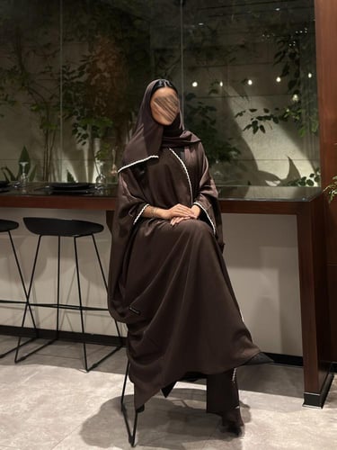 عباية نص بشت لنن بحريني بني مع كلفة تطريز