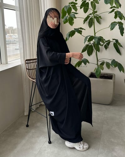 عباية نص بشت اسود كريب مكسر